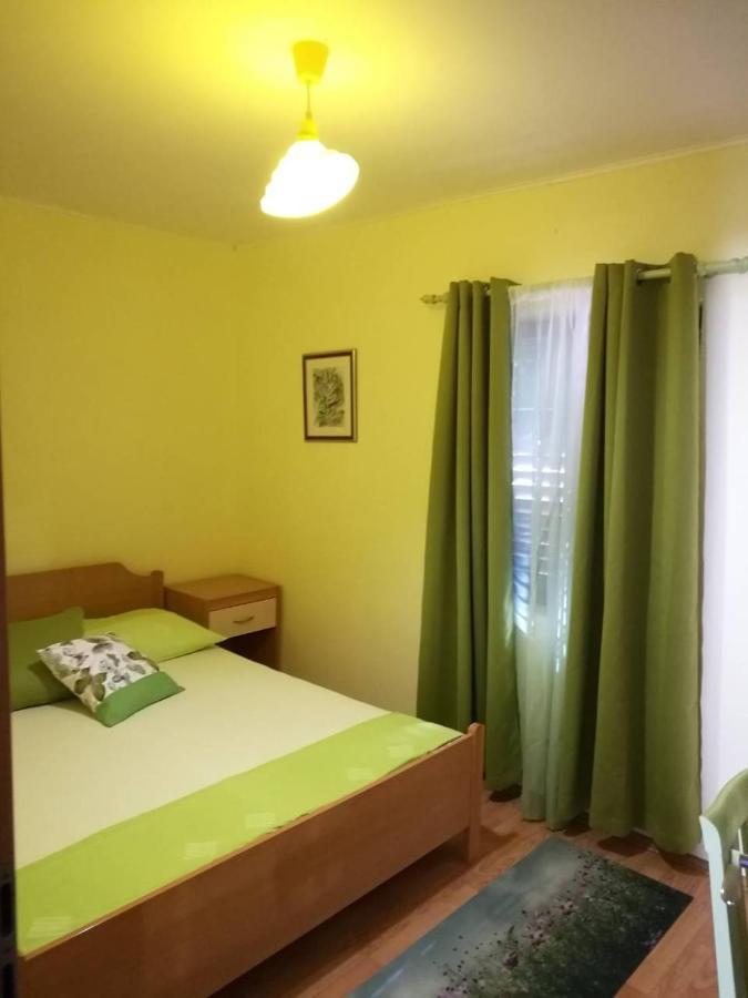 Gdinj Seaside House For Families With Children Cove Tvrdni Dolac, Hvar - 2057 מראה חיצוני תמונה
