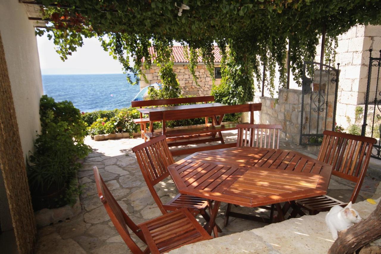 Gdinj Seaside House For Families With Children Cove Tvrdni Dolac, Hvar - 2057 מראה חיצוני תמונה